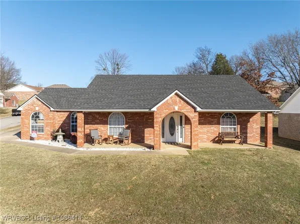 1012 J St, Barling, AR 72923