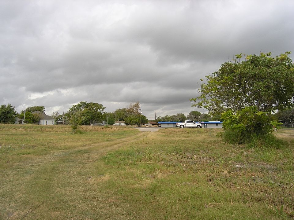 Main Street into Aransas Pass