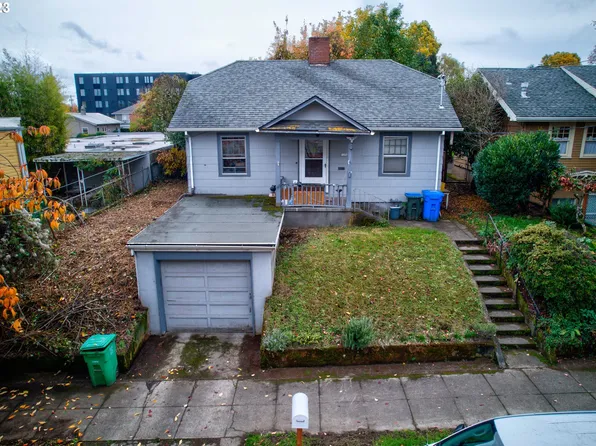 1204 SE Center St, Portland, OR 97202