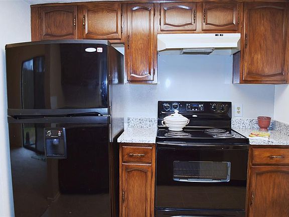 5th image of 402 San Mateo Dr
