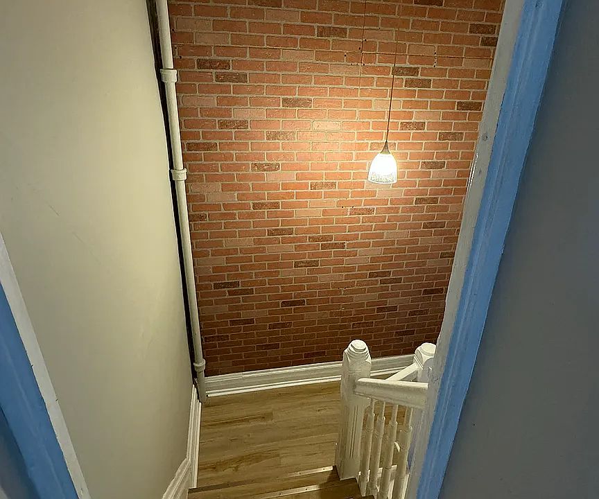 1st image of 315 W 8th St