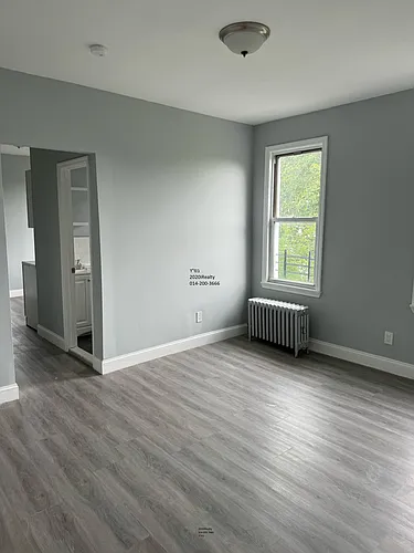 31 Spruce St Photo 1