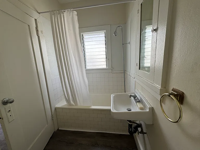 206 N New Hampshire Ave #10 — Photo 16