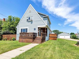 320 E Franklin Ave, Neenah, WI 54956
