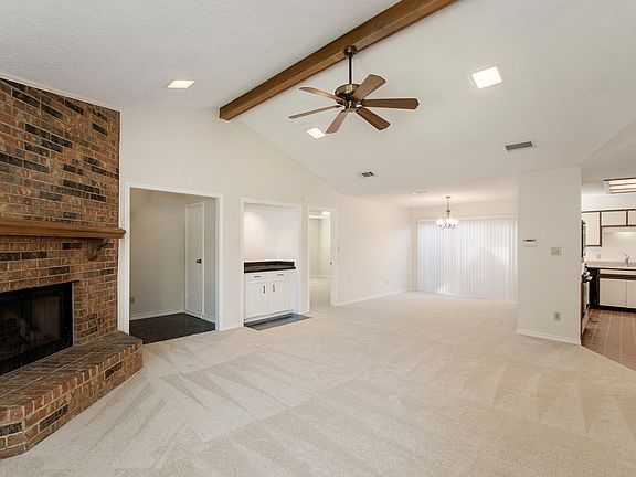 2nd image of 807 Woodway Ln