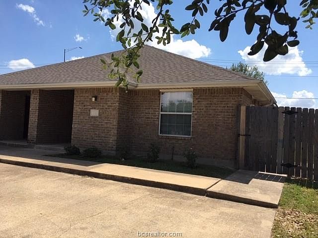 1st image of 3728 Oldenburg Ln