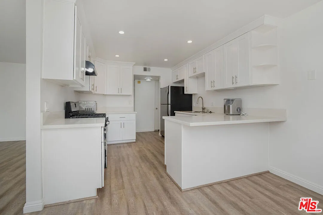 3 bed, 2.0 bath, 1445 sqft, $5,295 — Photo 4