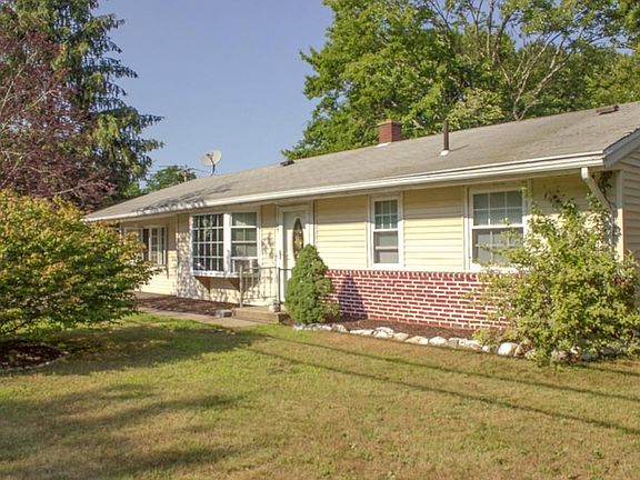 3rd image of 87 N Quincy St