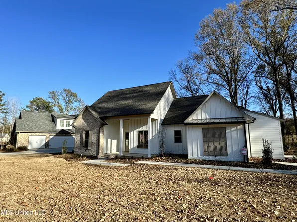 200 Cedar Hill Way, Clinton, MS 39056