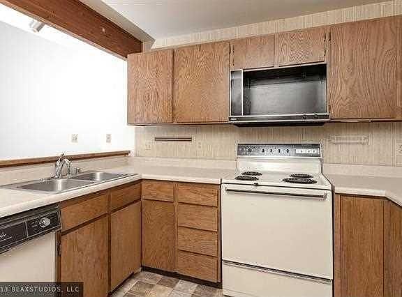 4th image of 660 Wilcox Ave