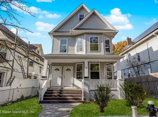 7 Rosewood Pl, Staten Island, NY 10304