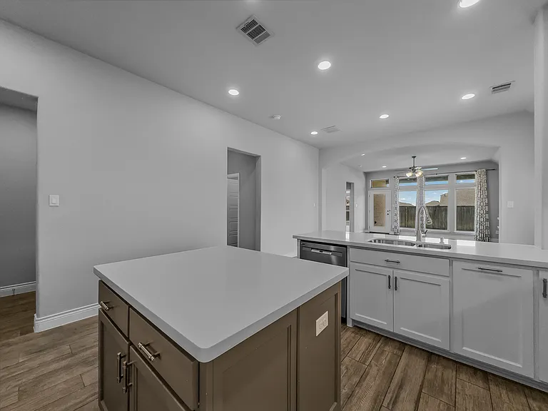 2157 Winsbury Way — Photo 6