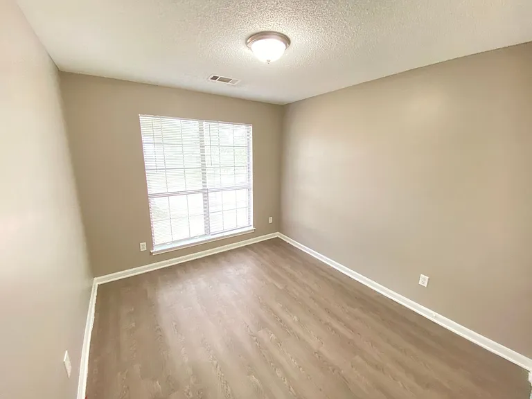 6544 Oak Hurst Dr — Photo 14