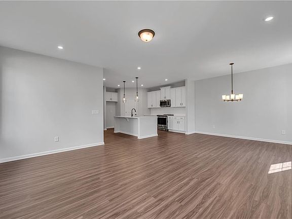 2nd image of 3025 Cambridge Mill St