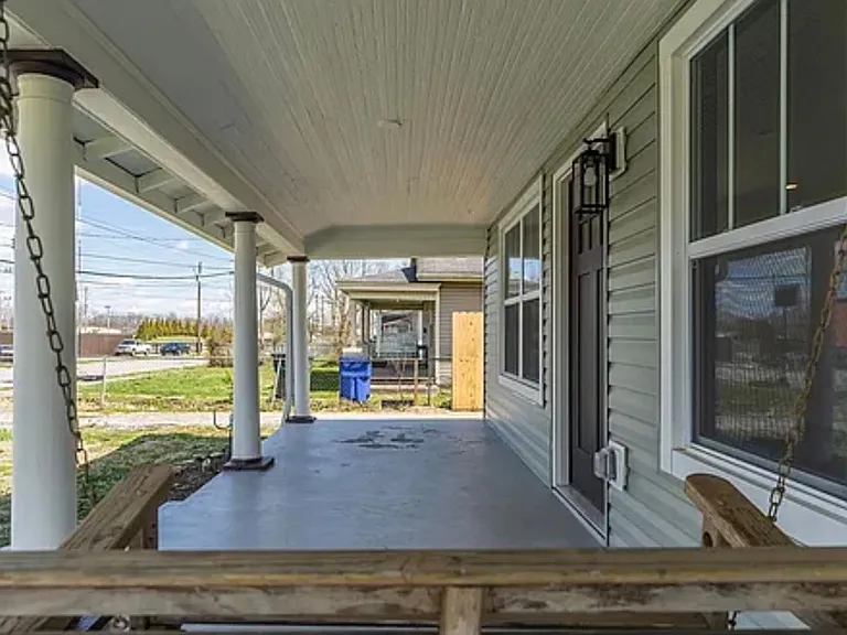 732 Bellaire Ave — Photo 4