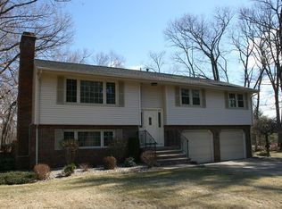 990 Piper Rd, West Springfield, MA 01089