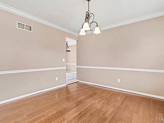 5th image of 513 River Bend Estates Dr