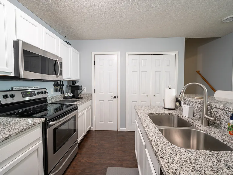 7071 Quarry Ave NE — Photo 5
