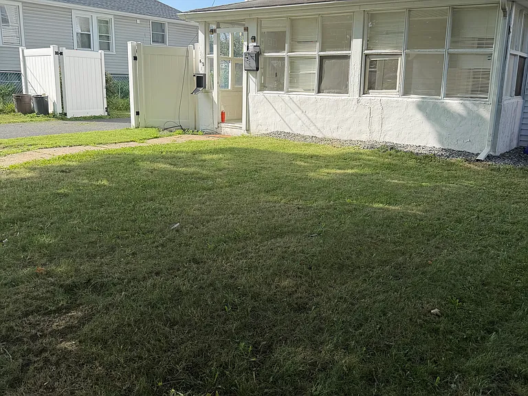 42 Nelson Ave #F — Photo 2