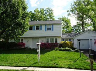 12815 Point Pleasant Dr, Fairfax, VA 22033