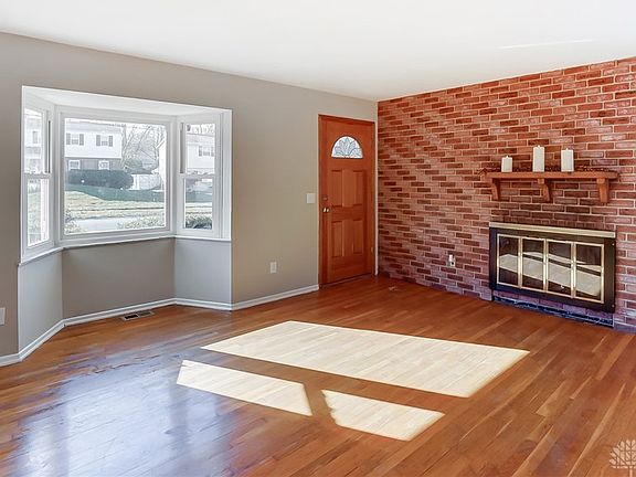 4th image of 2610 Fulbourne Dr