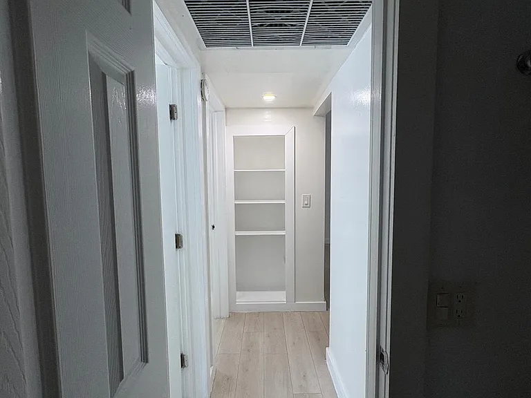 600 NE 46th Ct #5 — Photo 15