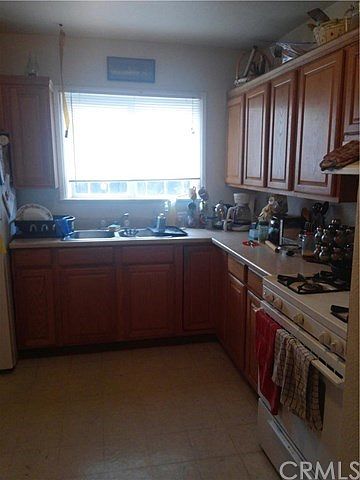 2nd image of 2348 Wood St