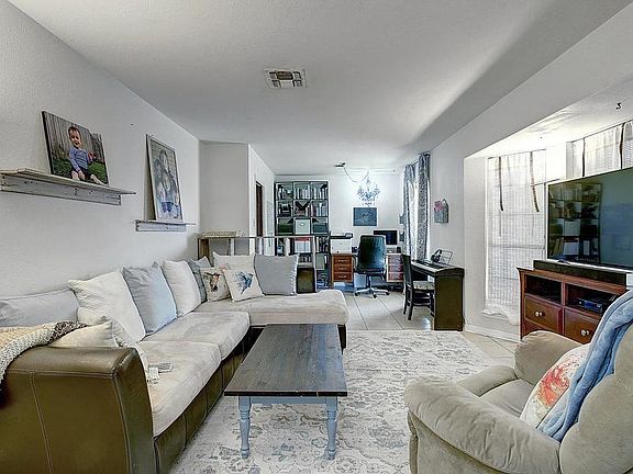 5th image of 4409 Killarmet Dr