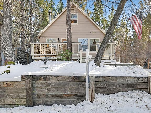 3rd image of 1170 Vine Ave #0