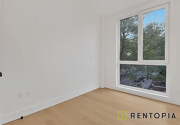 5th image of 426 Tompkins Ave #5I