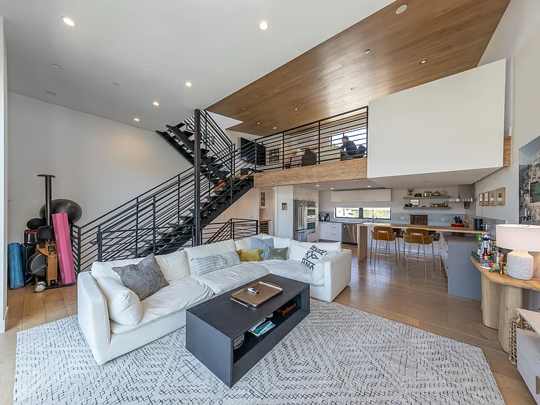 2506 S Wilson Ave — Photo 20