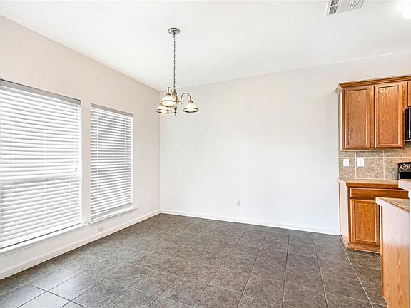 5th image of 41137 New Orleans Dr