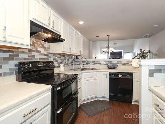 3rd image of 11015 Alderbrook Ln