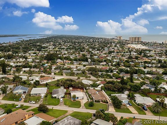 3rd image of 1221 Riverbreeze Blvd