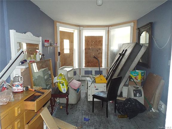 3rd image of 31 Dubois St