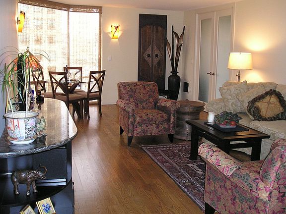 4th image of 1625 Larimer St APT 905