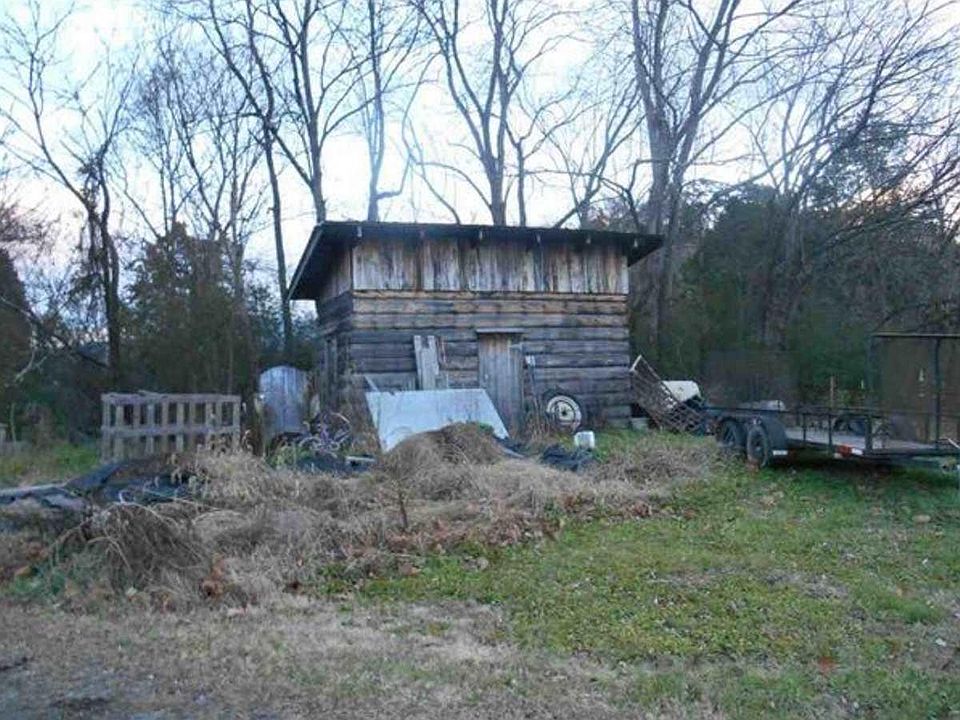2nd image of 727 McMahan Hollow Rd