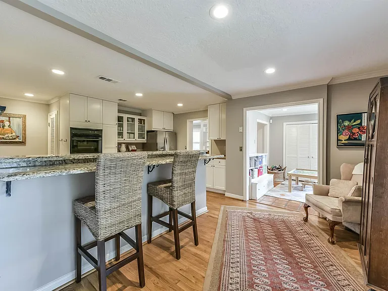906 Bay Oaks Rd — Photo 16