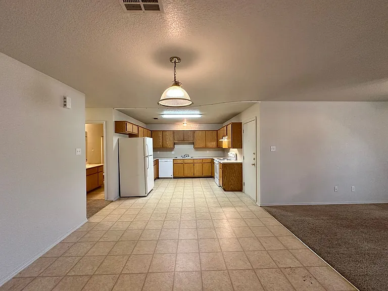 2604 Alma Dr — Photo 6