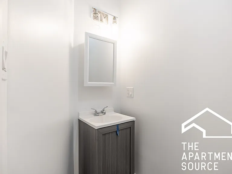 1014 N Hamlin Ave #1 — Photo 15