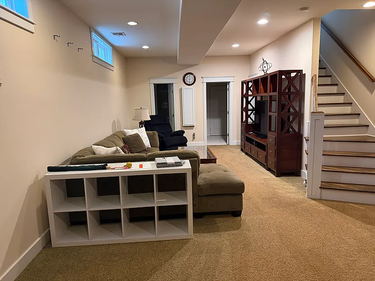 D Ave — Photo 9