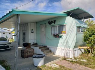 10 Poinsetta Ln, Bradenton, FL 34208