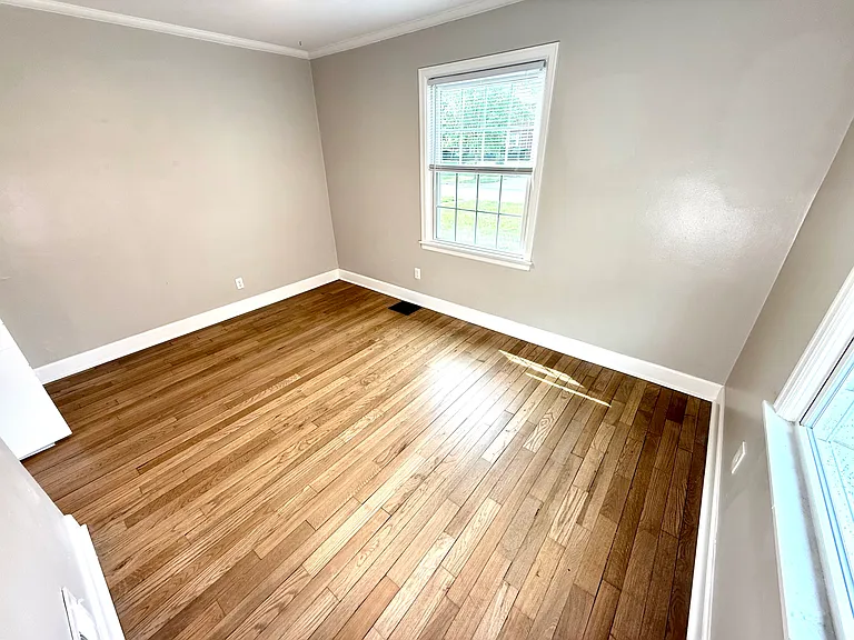 1608 Waltham Rd — Photo 14