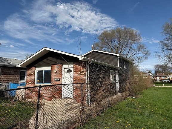 3rd image of 11361 S Racine Ave