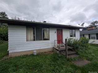 2877 Rubbins Rd, Howell, MI 48843