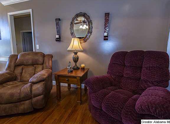 4th image of 279 Parkview Dr