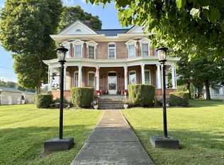 402 Chestnut Ave E, Alderson, WV 24910