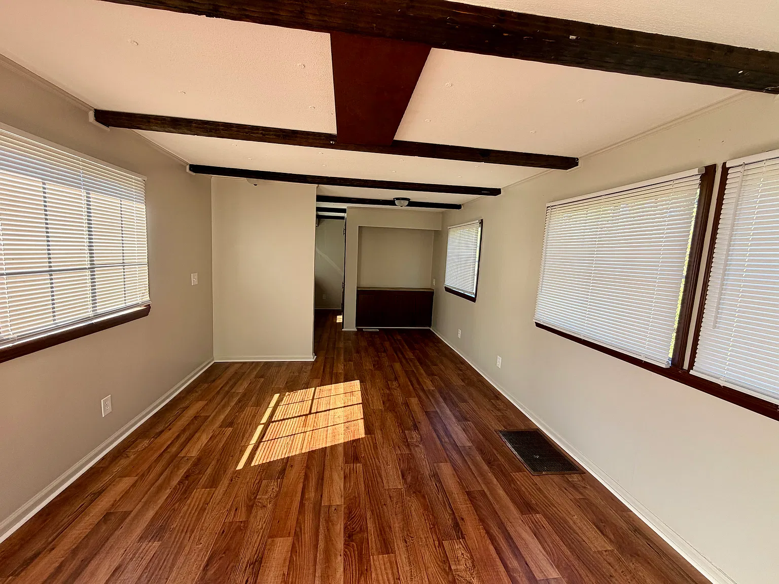 2 bed, $995 — Photo 2