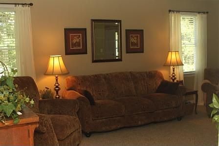 Family Room (13 x 19)