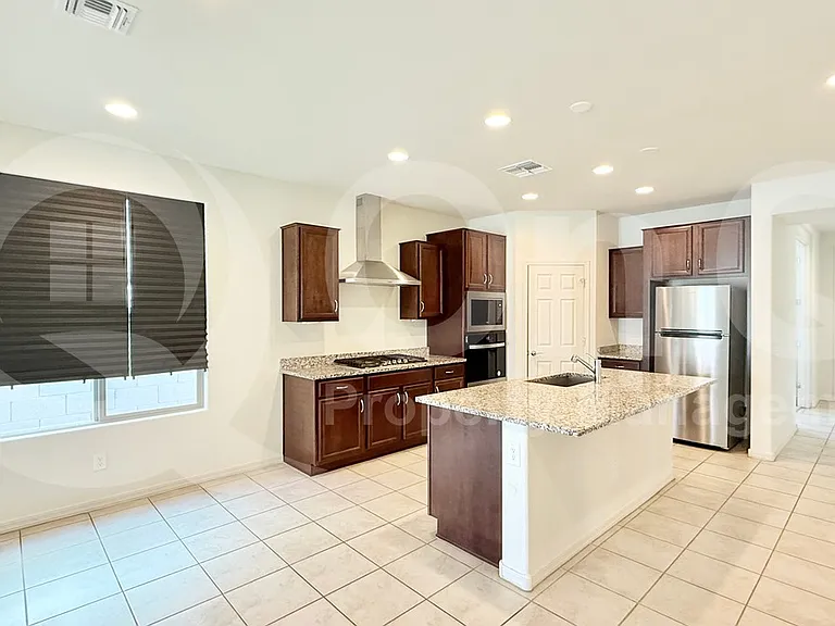 9034 W Luke Ave — Photo 6